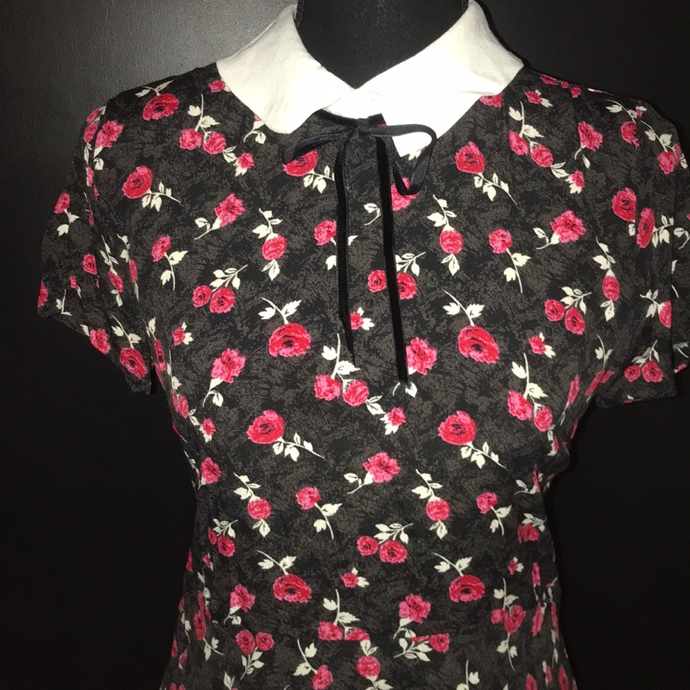 Collared rose dress. OFFERS WELCOME - Picture 2 of 3